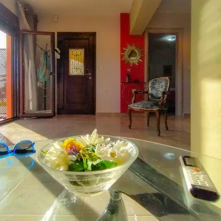 Sunday's Family House/apartment
