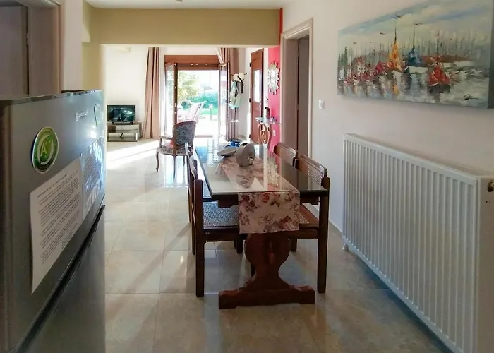 Sunday's Family House/apartment 尼基季