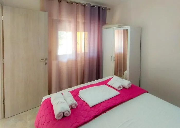 Sunday's Family House/apartment * 尼基季